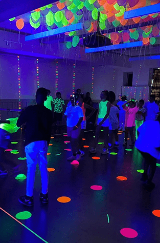 best-blacklight-rental-black-lights-for-rent-best-rated-black-lights-for-a-party-uv-light-rentals-party-lighting-rentals